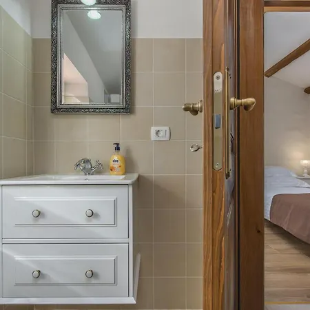 Croc Holiday home Bibali