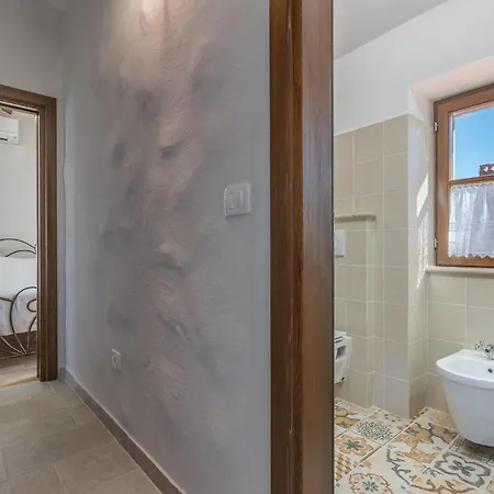 Croc Holiday home Bibali